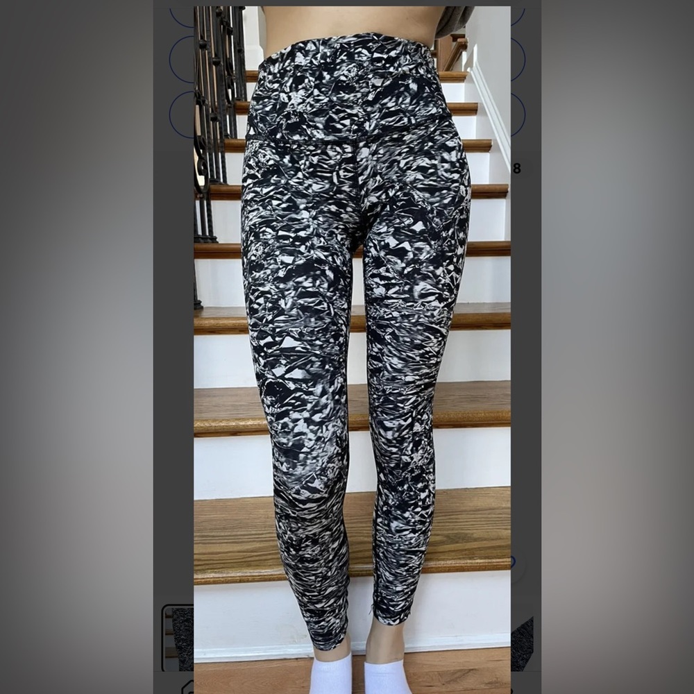 Lululemon Wunder Under Tight White Black Murble 7/8 Leggings Sz 4